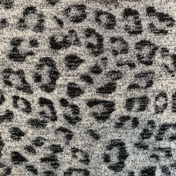 NWT Chico's Zenergy Soft Cotton Essentials Animal Print Grey/Black Tunic 2/XL - Picture 5 of 7